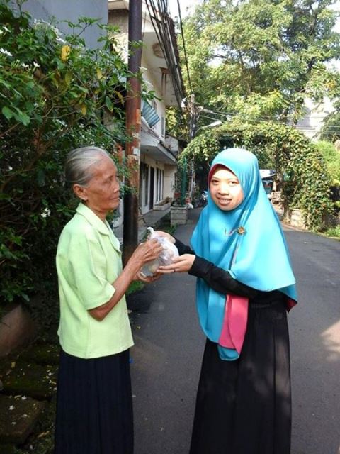 Tebar Nasi Bungkus , Slipi Petamburan