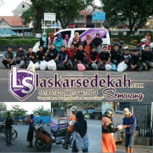 LS Semarang: Tebar Nasi Bungkus