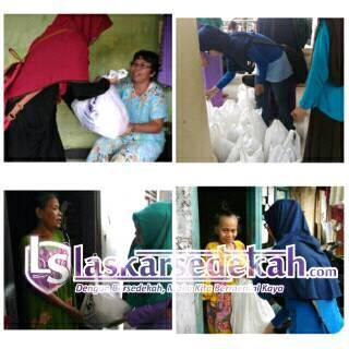 Berbagi Paket Sembako di Depok