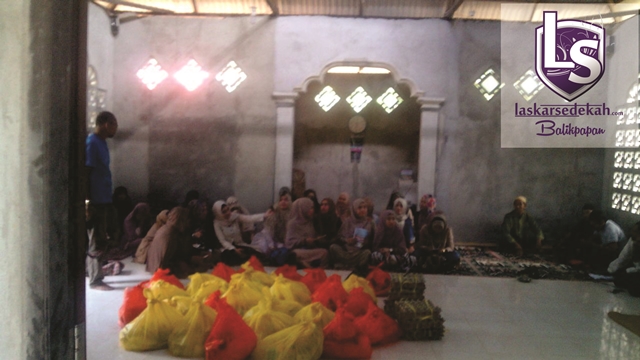 LS Balikpapan dan El Farhanah Berbagi paket sembako