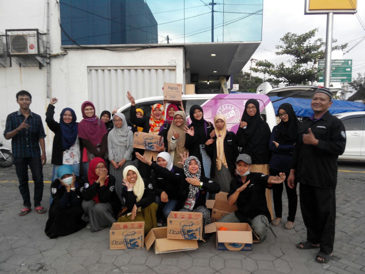 Laskar Sedekah Surakarta Gelar Program Berbaur dan Berbusa