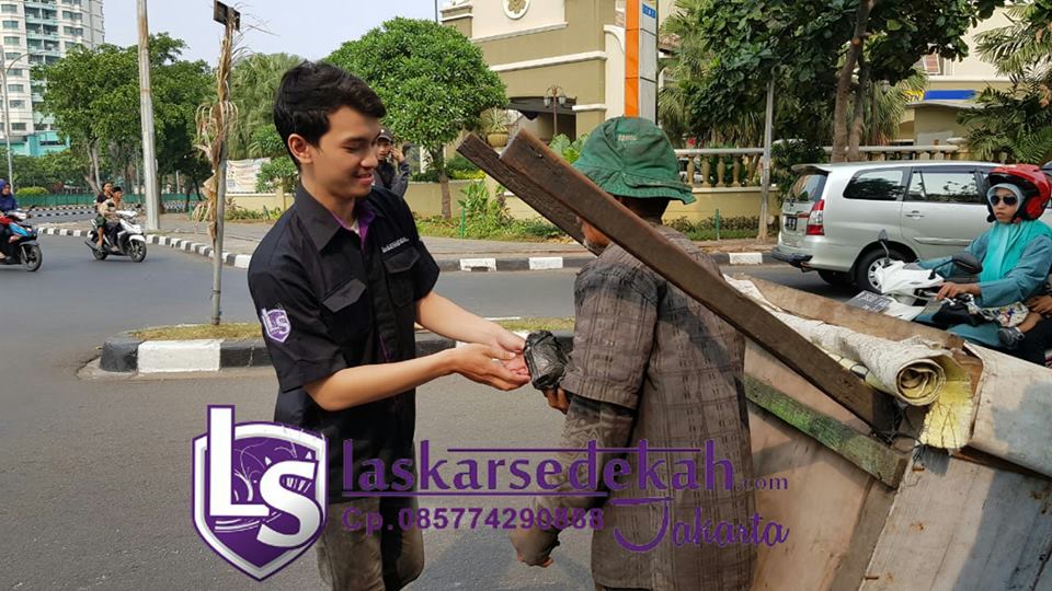 LS Jakarta : Tebar Nasi Bungkus (TNB) | Ahad, 14 Oktober 2018