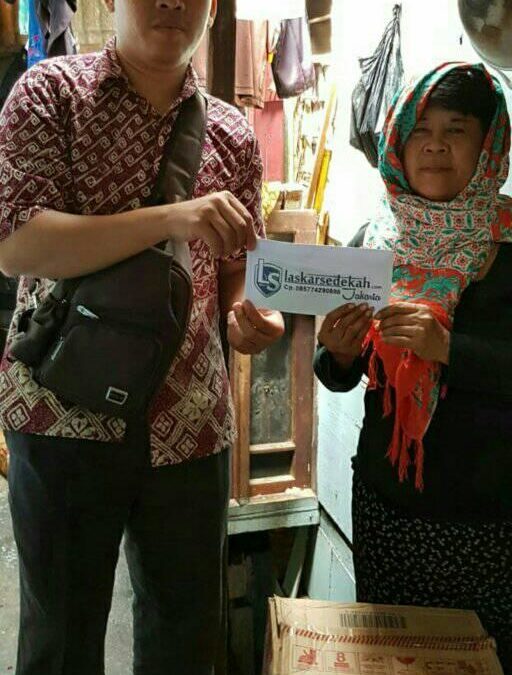 LS Jakarta : Eksekusi Sedekah kepada Ibu Hamidah (65th)  (Kamis 03 Januari 2019 )