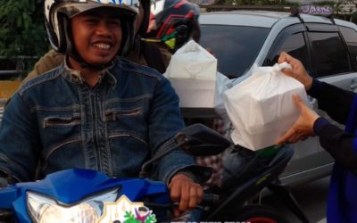 LS Jakarta : Berbagi 400 Paket Berbuka kepada Pengguna Jalan dan Jamaah Masjid Al-Mubarokah, Kalijodo, Jakarta Barat | Ahad, 26 Mei 2019