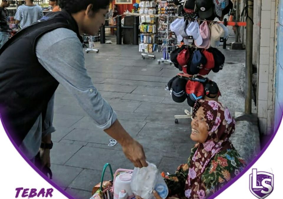 LS Jakarta : Tebar Nasi Bungkus (TNB) di sekitar Kota Tua, Jakarta | Ahad, 14 Juli 2019