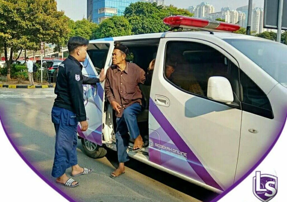 LS Jakarta : Ambulance Gratis kepada Pak Siman (56th) dan Mbah Waryu (80th) di Jakarta Barat | Kamis, 01 Agustus 2019