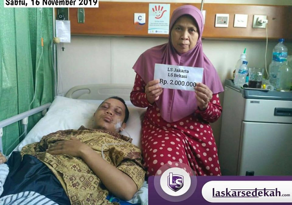 LS Jakarta : Eksekusi Sedekah kepada Ka Faisal) yang mengalami kecelakaan tabrak lari harus dilarikan ke RSCM Jakarta | Sabtu, 16 November 2019